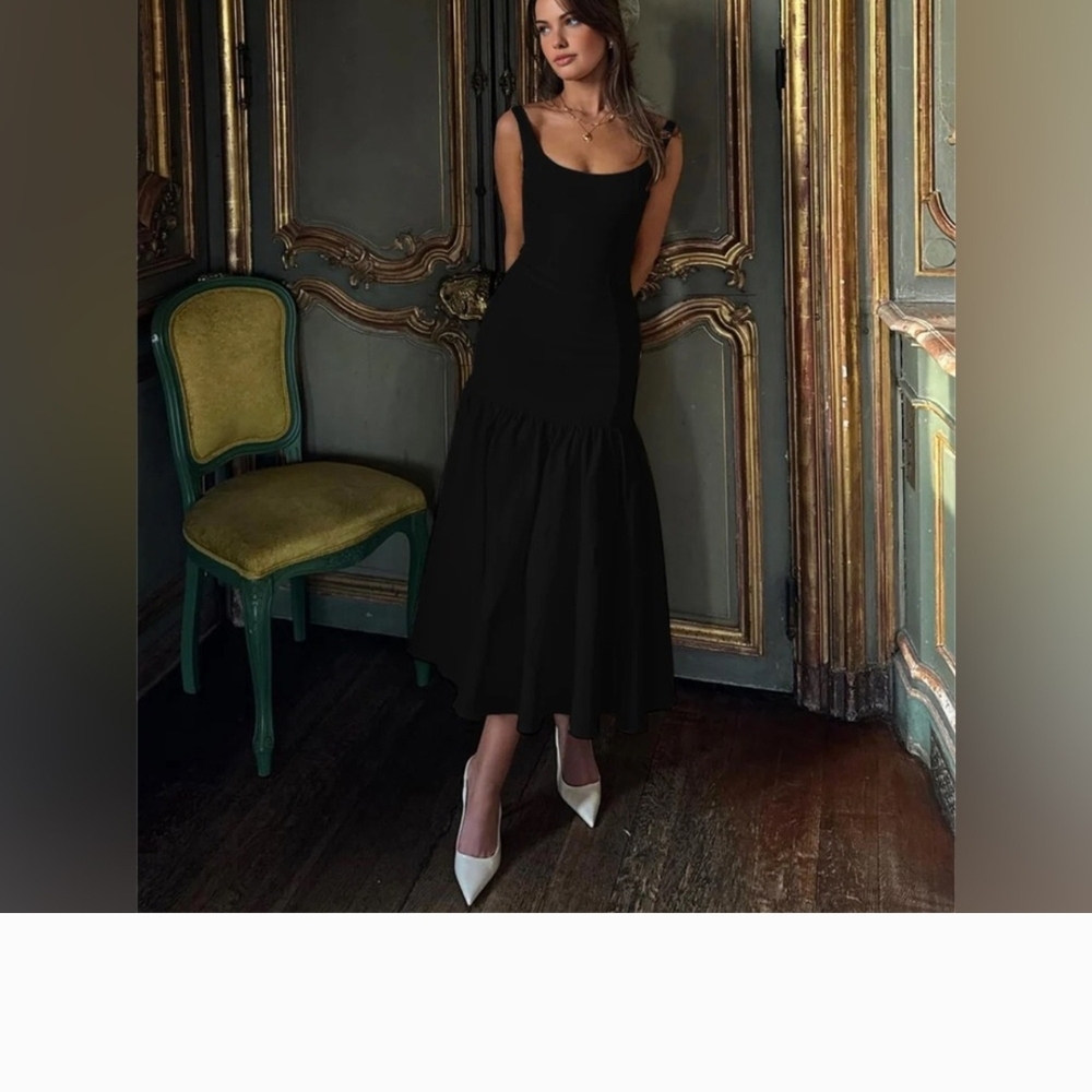 Elegant Black Sleeveless Dress